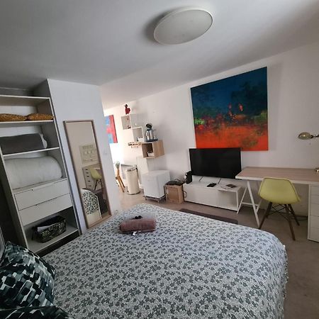 Beau Studio Equipe - Calme Et Confortable Bourg-en-Bresse Luaran gambar
